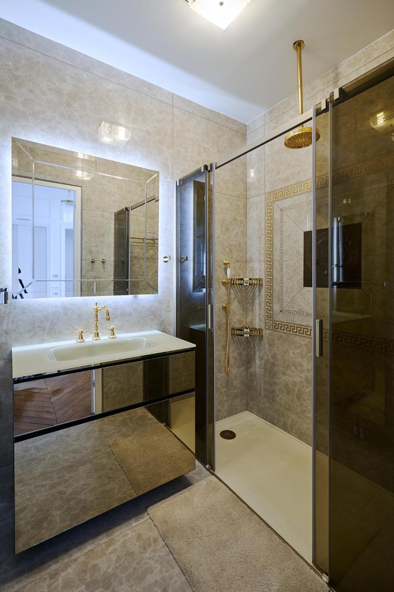 Luxury Royal Suite, 118 Square Meters, Notre Dame, 3 Bedrooms Appartamento