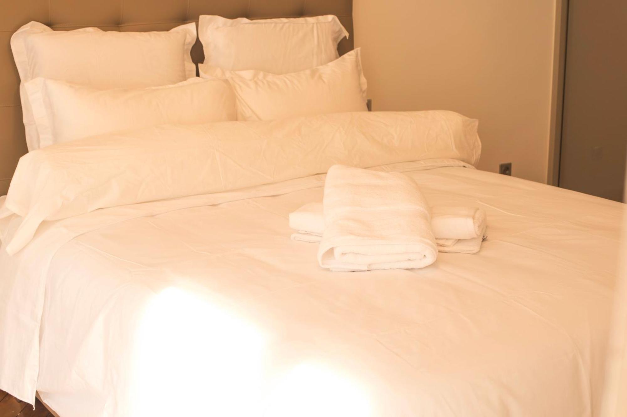 Apartment Luxury Royal Suite, 118 Square Meters, Notre Dame, 3 Bedrooms Paris