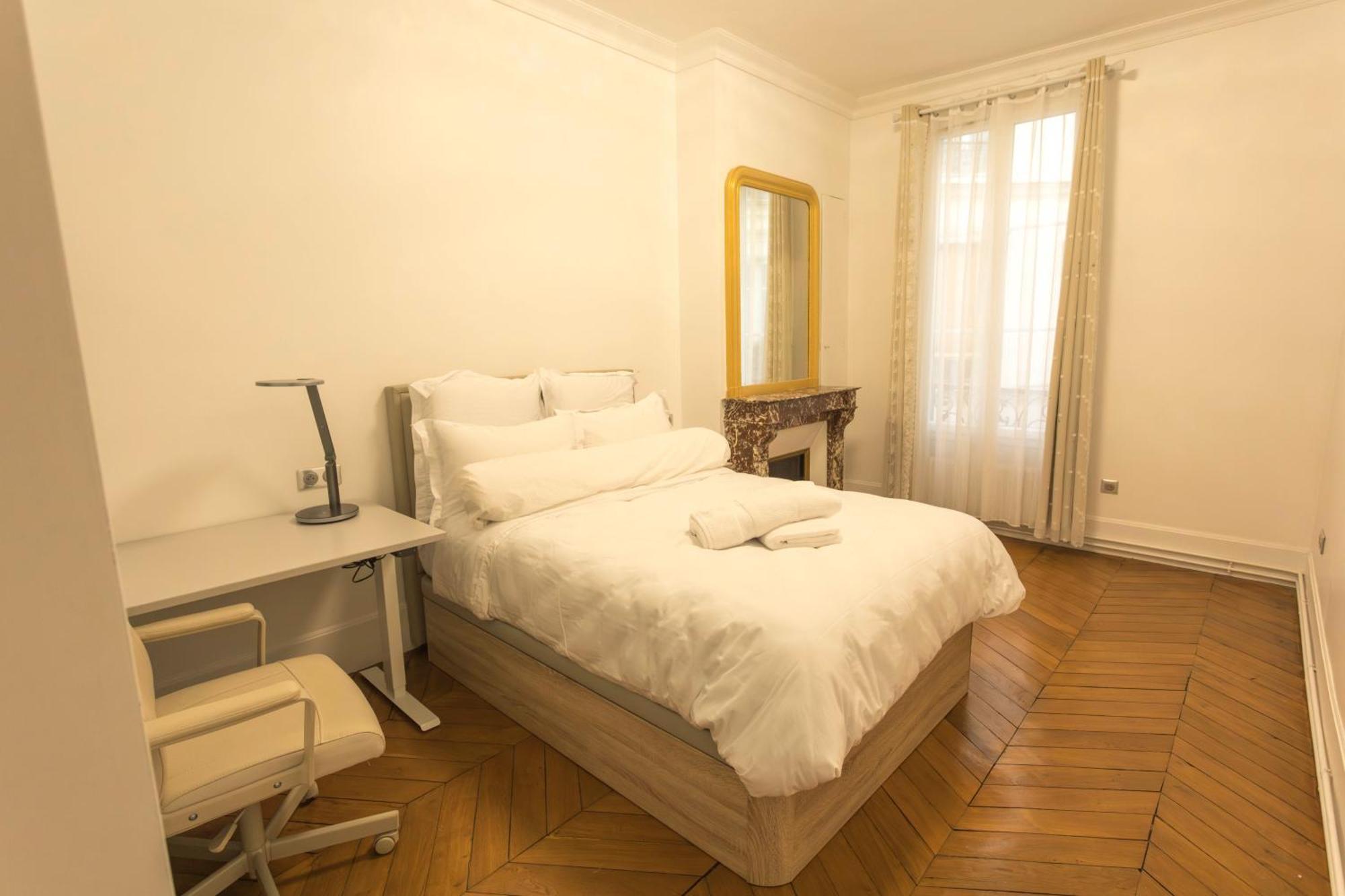 Luxury Royal Suite, 118 Square Meters, Notre Dame, 3 Bedrooms Appartamento *